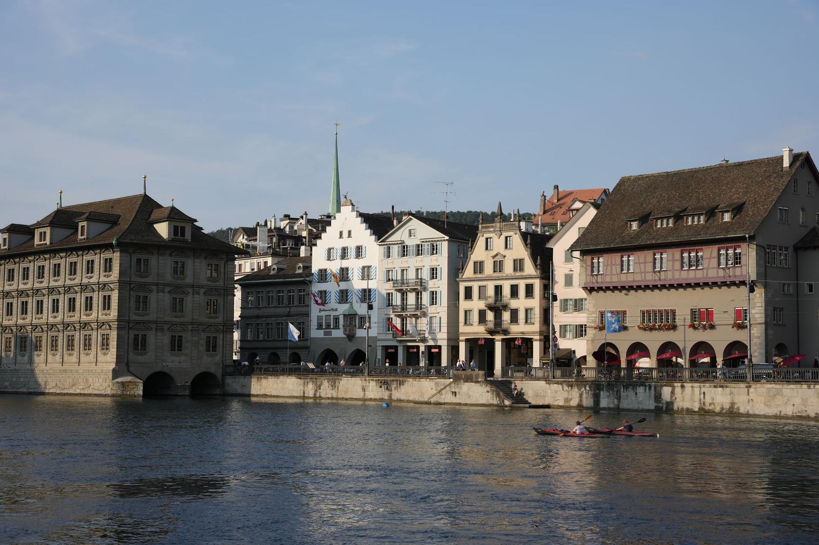 Discover 10 Must-Do Activities in Zurich Today
